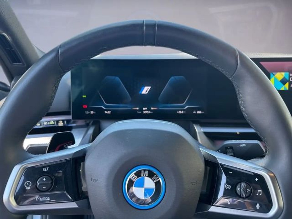 BMW i5
