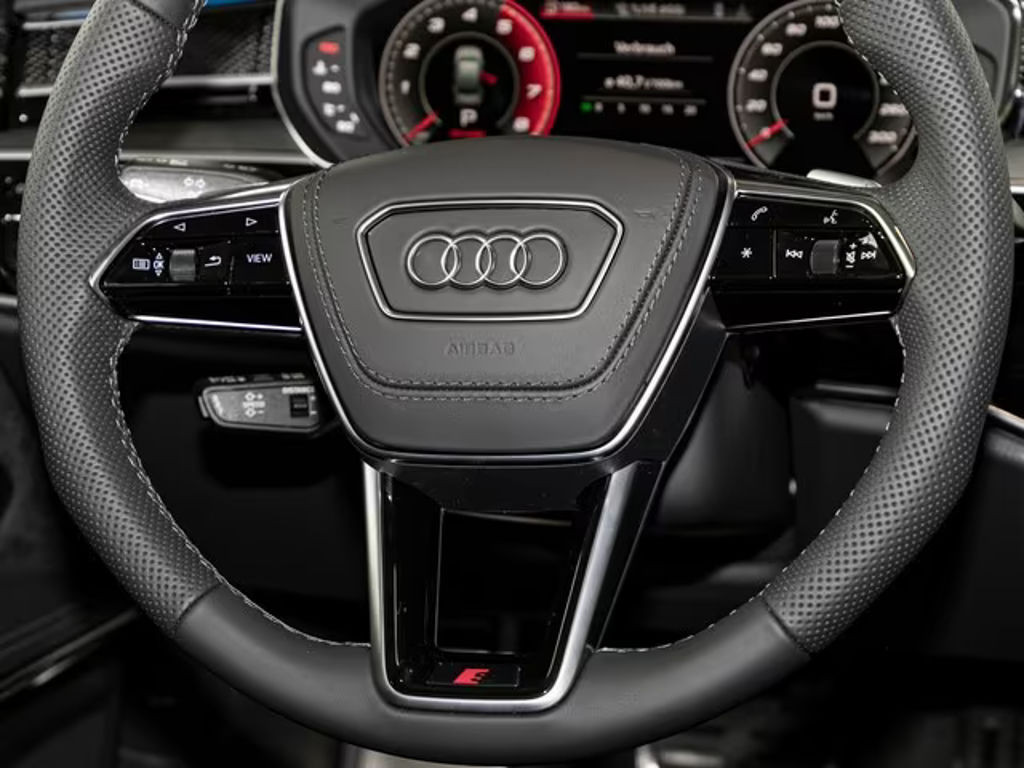 Audi S8