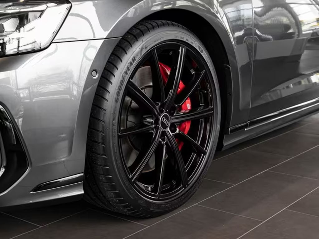 Audi S8
