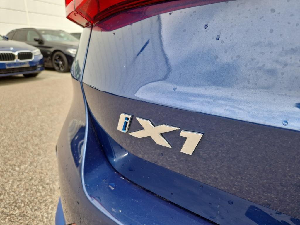 BMW iX1