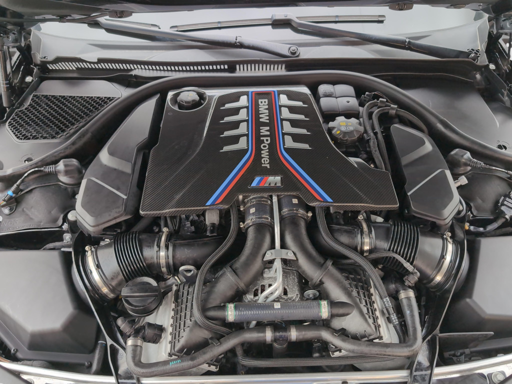BMW M8
