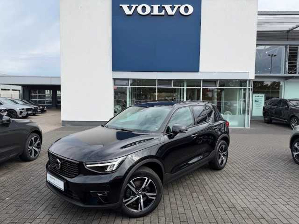 Volvo XC40 Plus Dark
