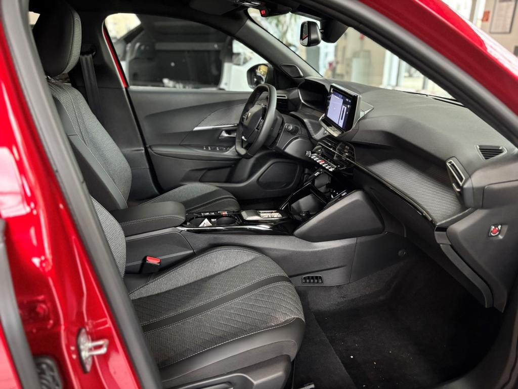 Peugeot e-2008