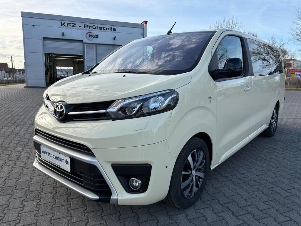 Toyota Proace (Verso) Proace Verso L2 Comfort Taxi Mietwagen 9 Sitzer