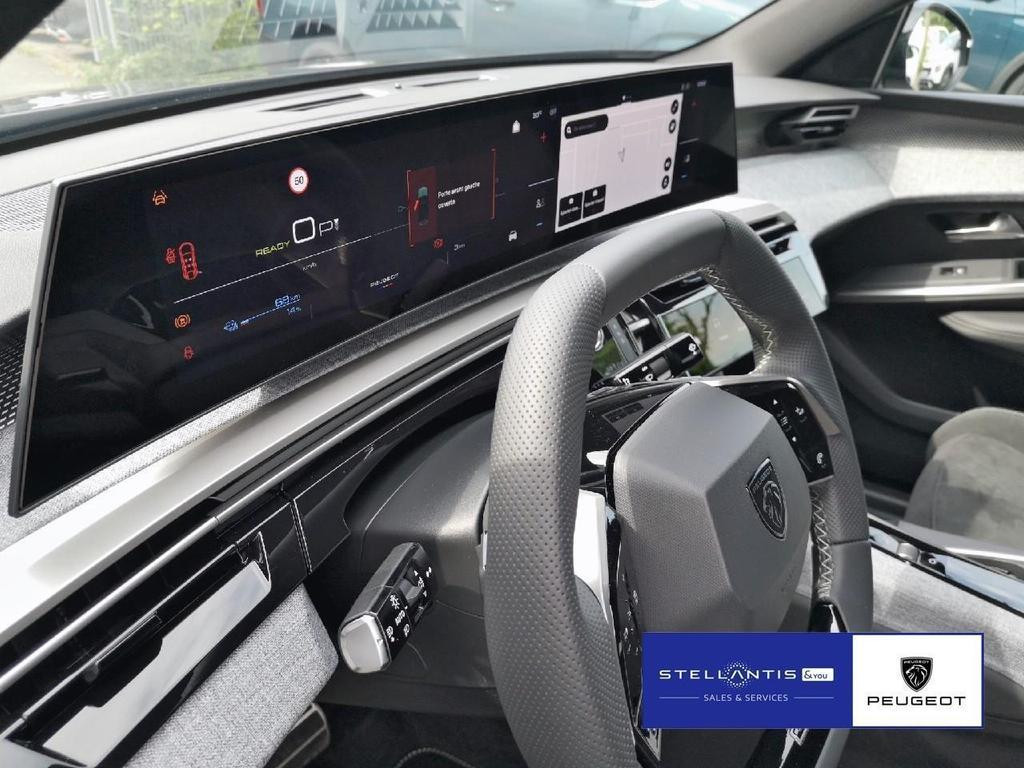 Peugeot E-3008