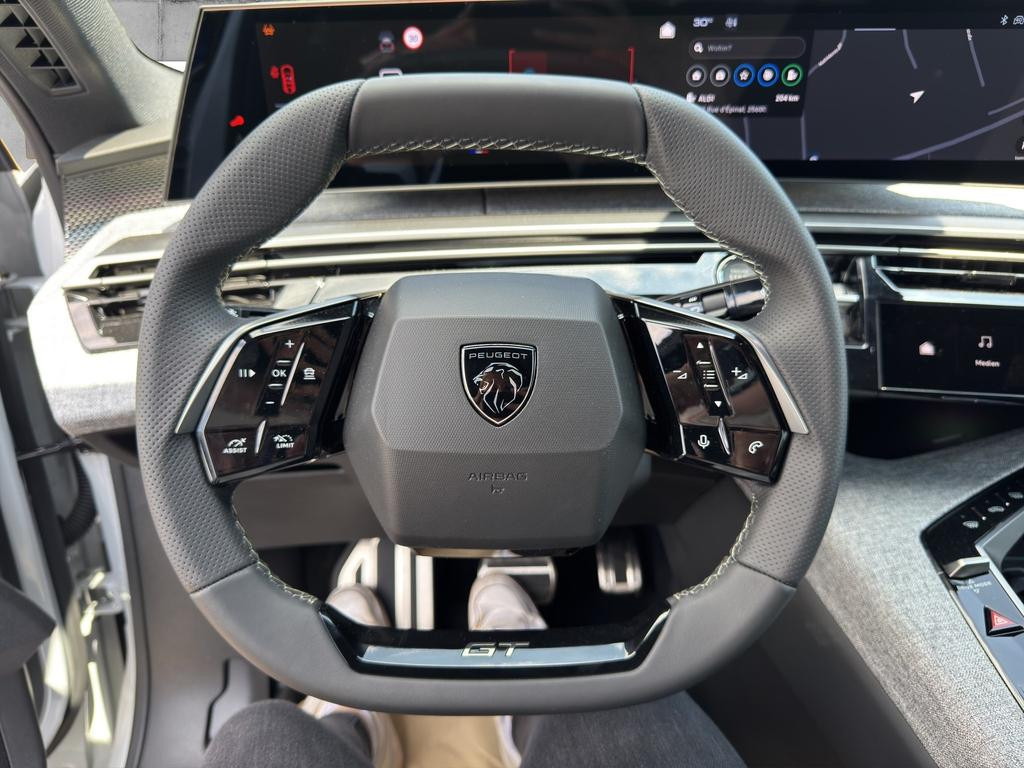 Peugeot E-3008