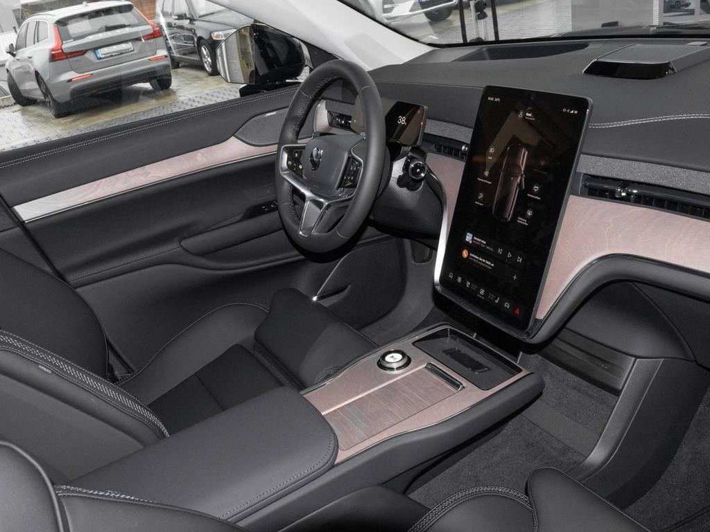 Volvo EX90