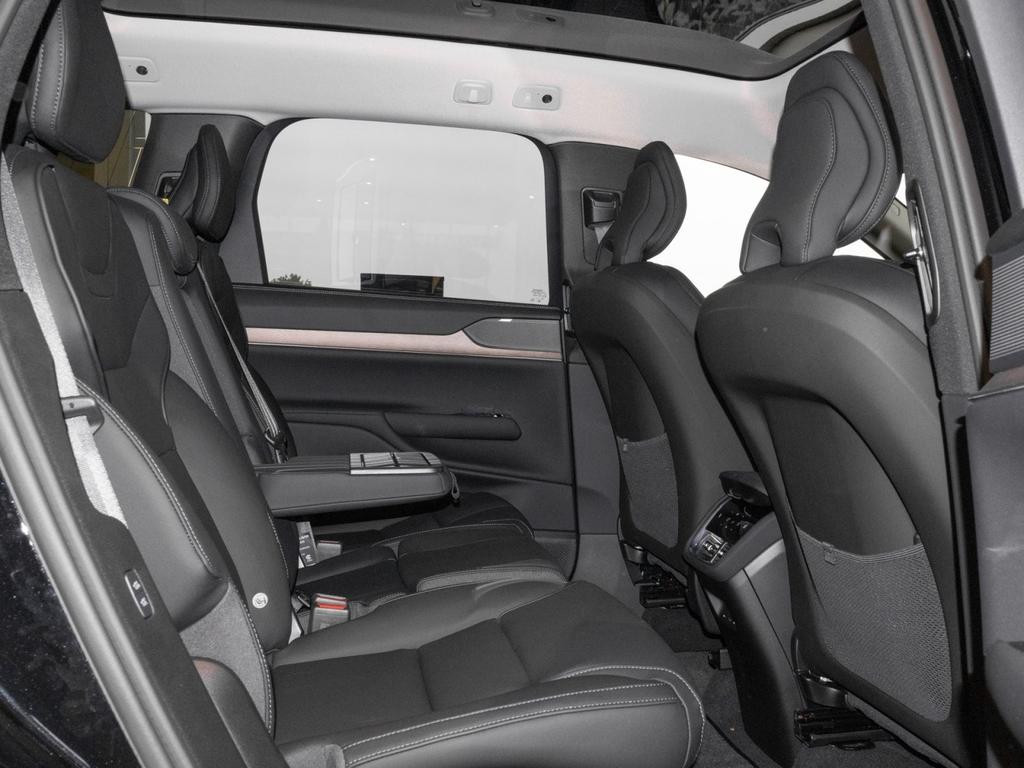 Volvo EX90