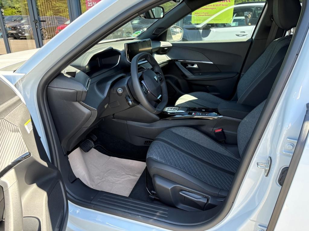 Peugeot e-2008