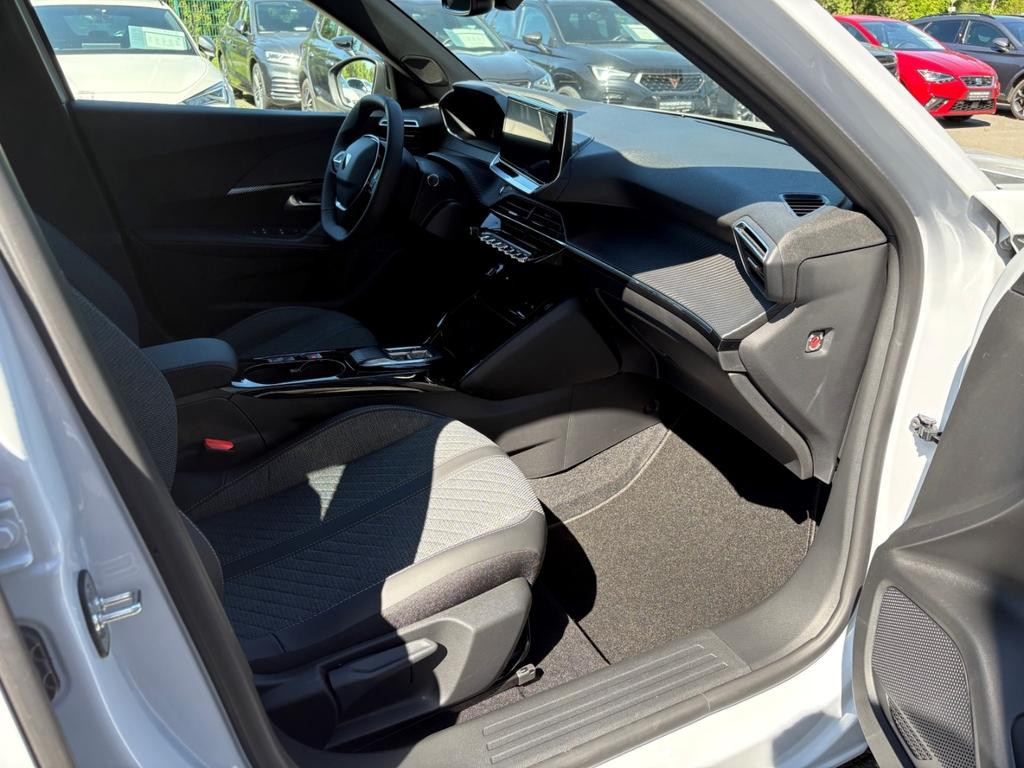 Peugeot e-2008