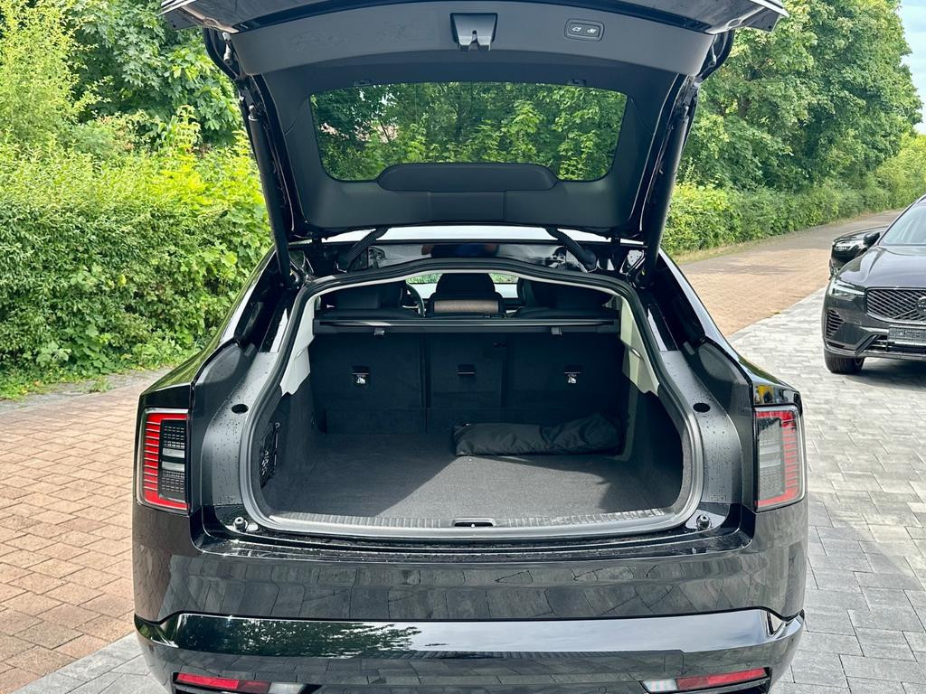 Volvo ES90