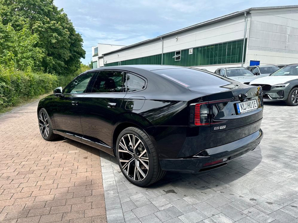 Volvo ES90
