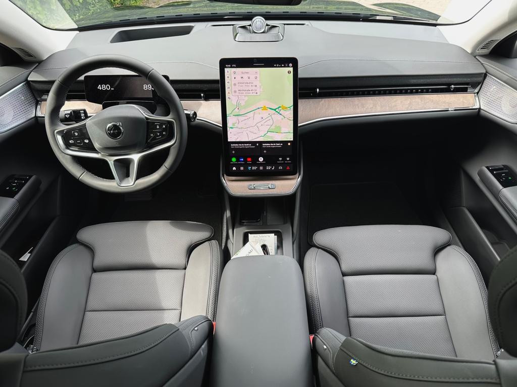 Volvo ES90