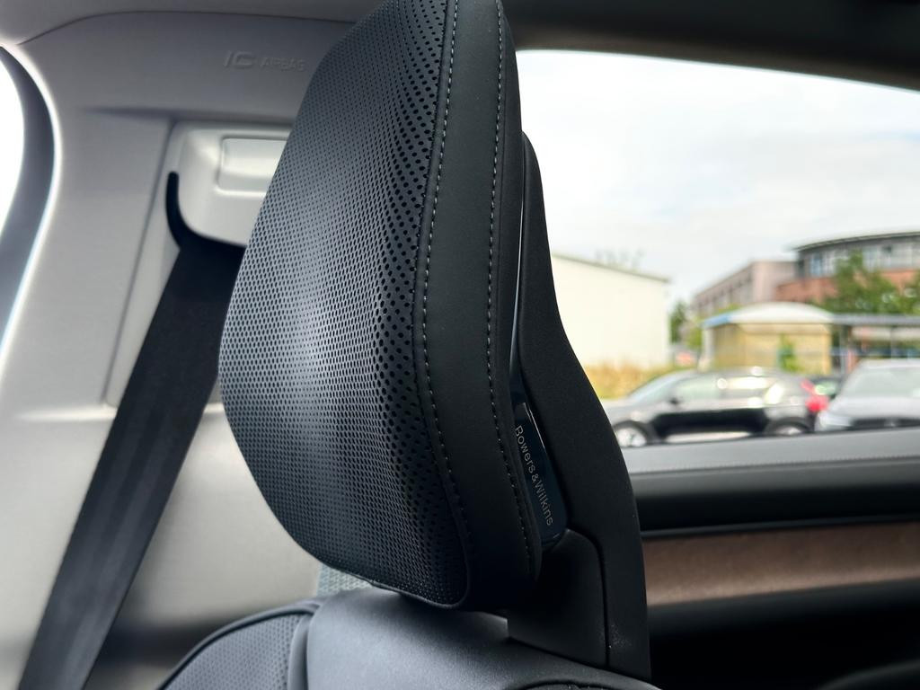 Volvo ES90