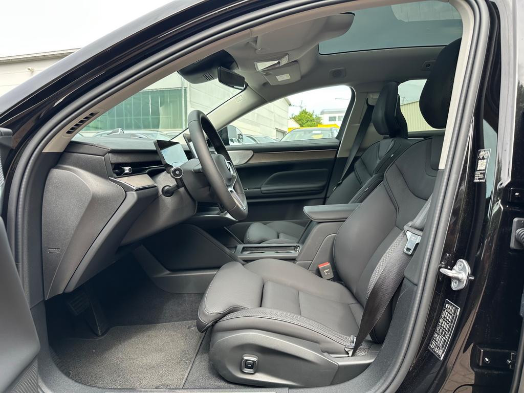 Volvo ES90