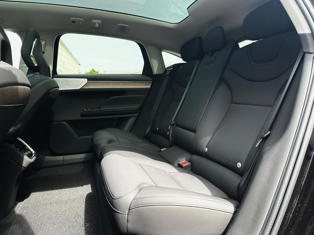 Volvo ES90