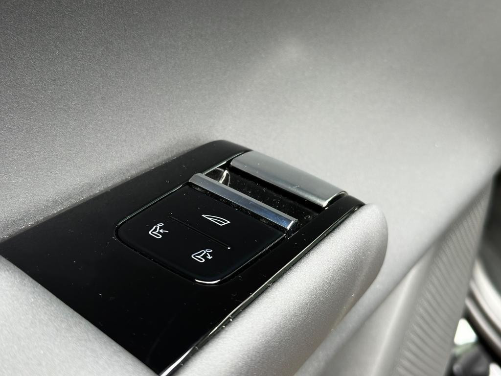 Volvo ES90
