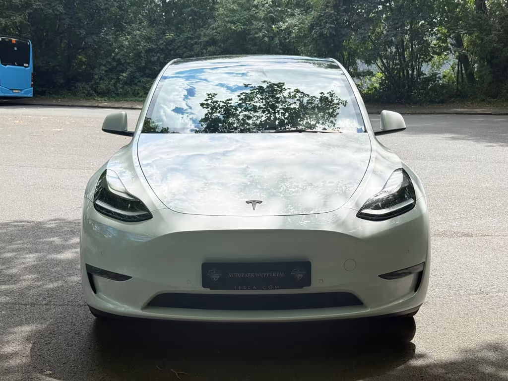 Tesla Model Y Performance Dual Motor AWD