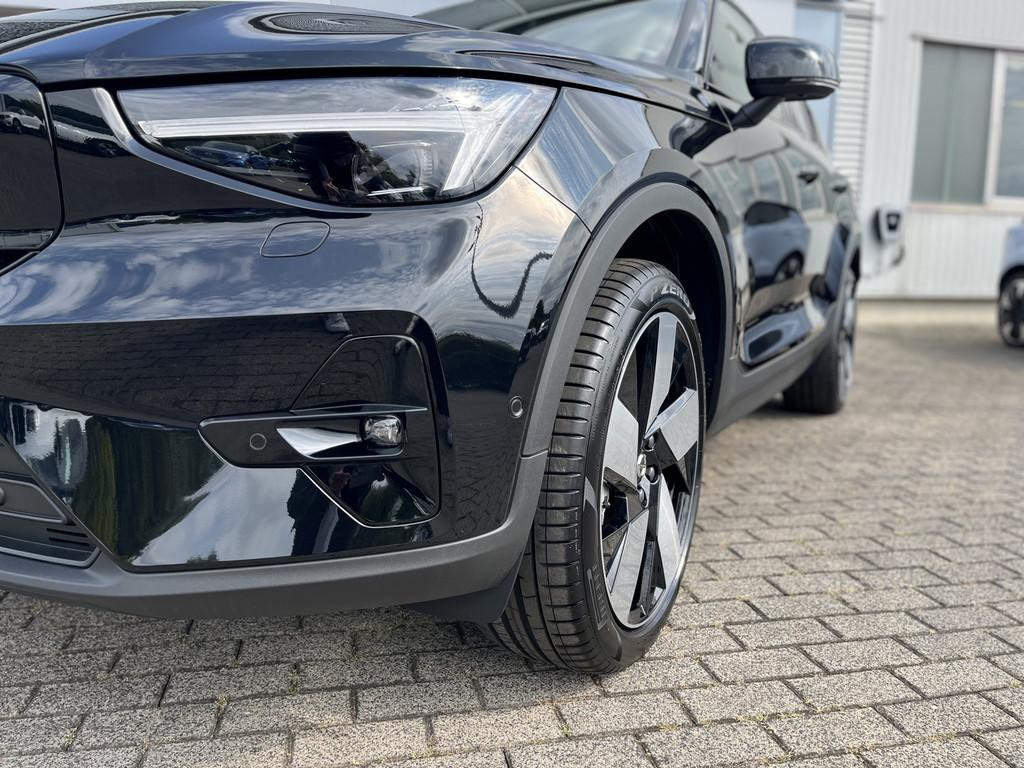Volvo EX40