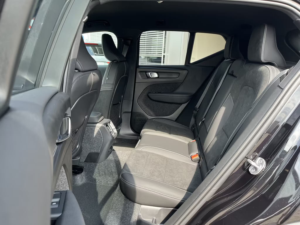 Volvo EX40