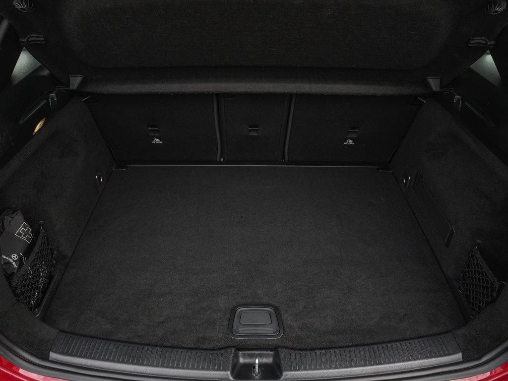 Mercedes-Benz B-Klasse B 200 AMG Line Sedan