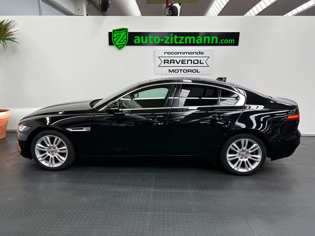 Jaguar XE