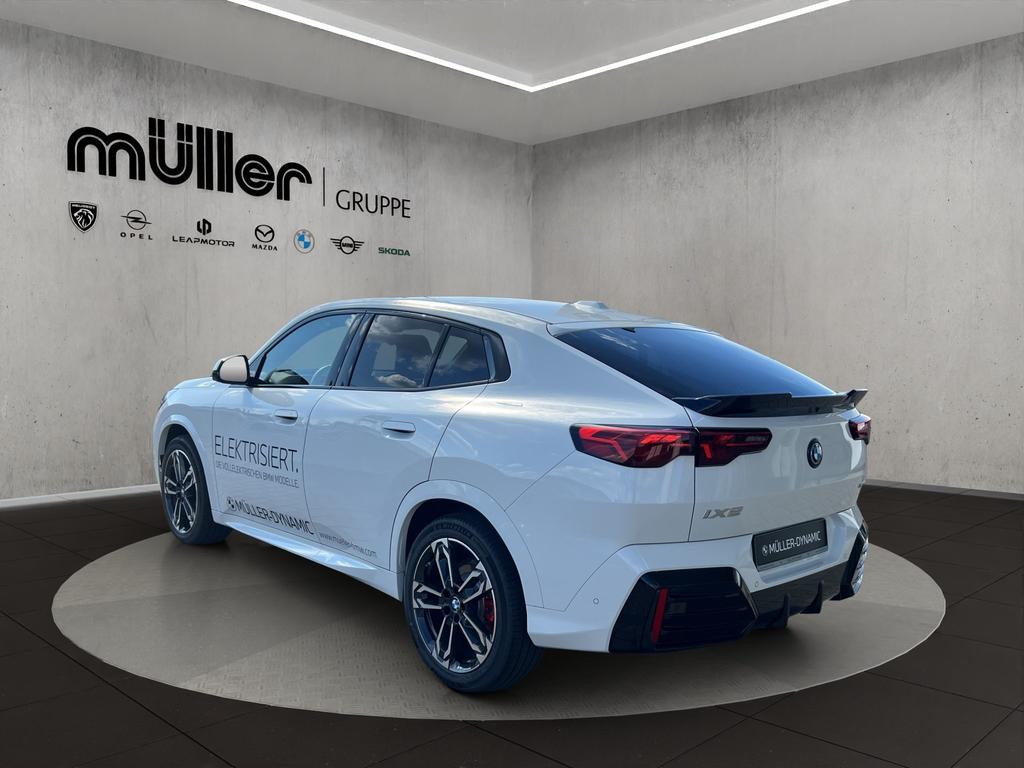 BMW iX2