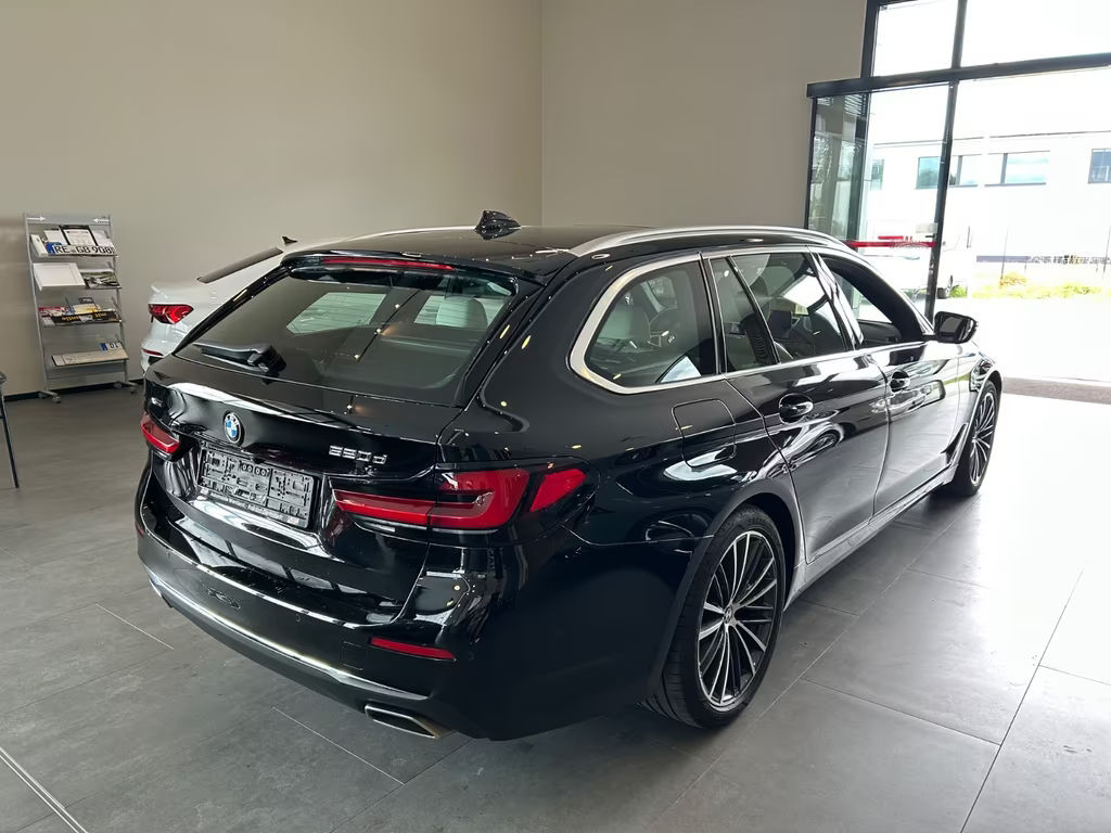 BMW 5 Serie 520 Luxury Line xDrive Touring 520d