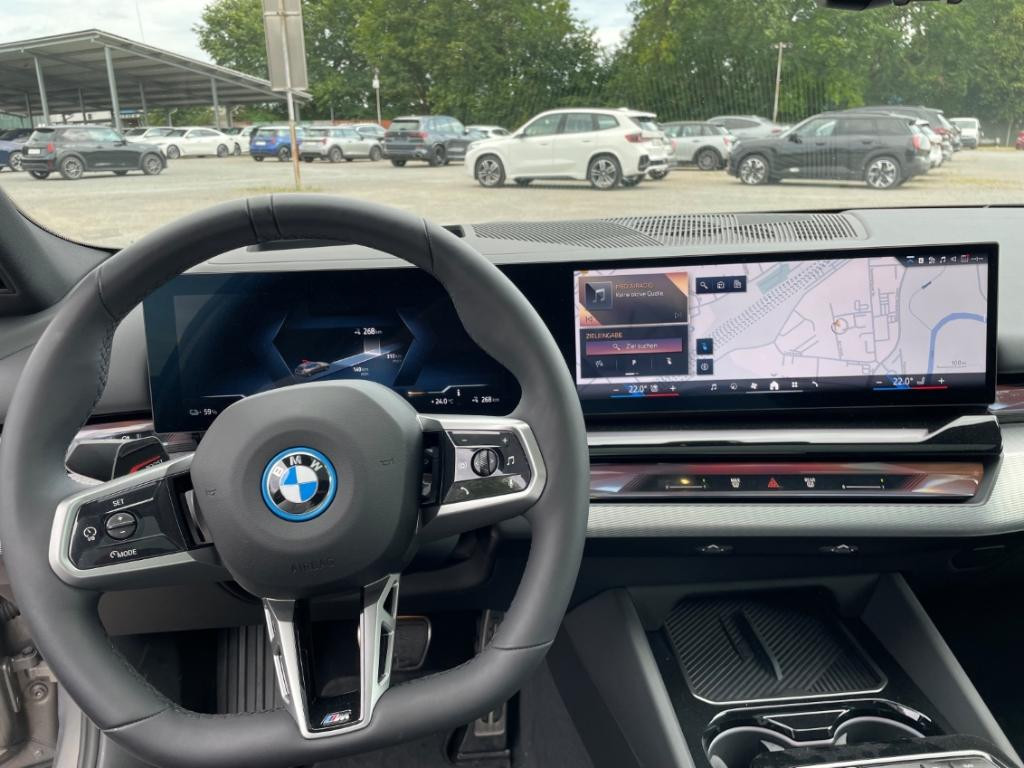 BMW i5