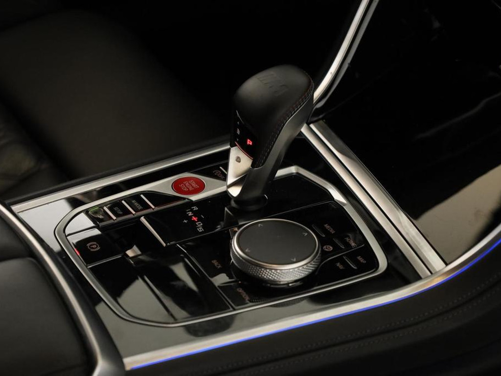 BMW M8