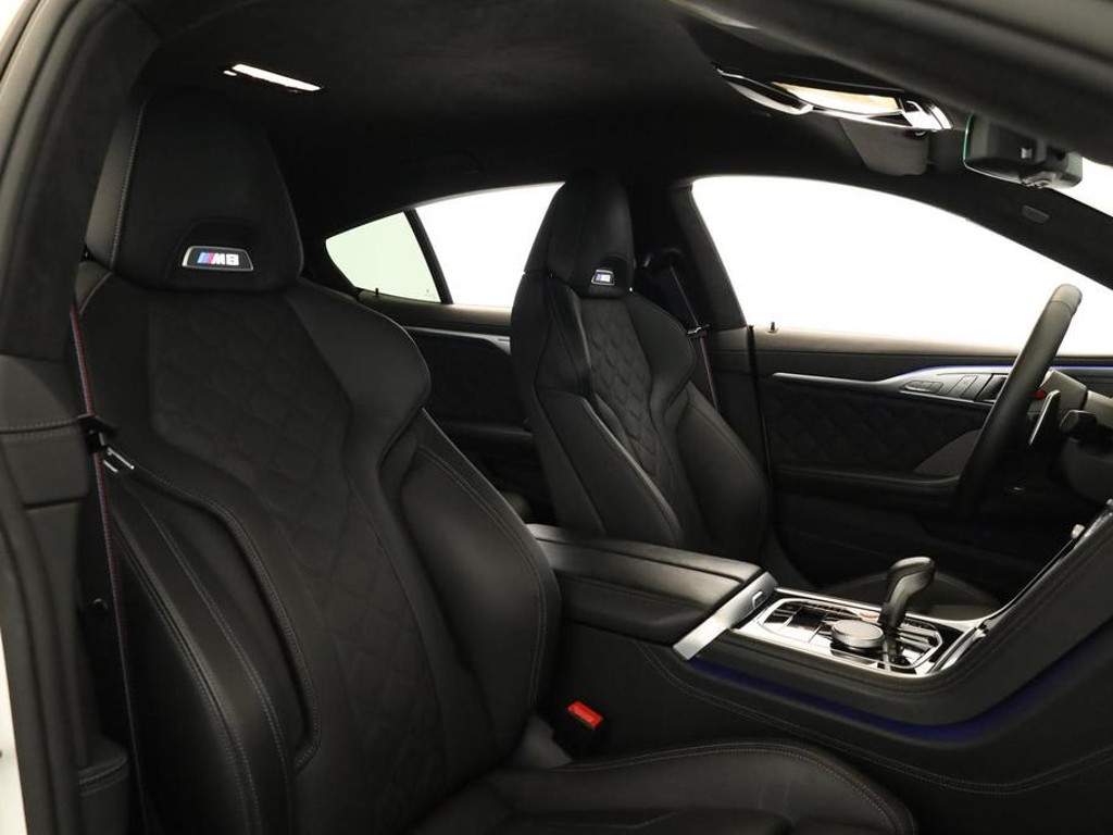 BMW M8