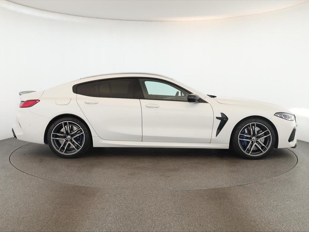 BMW M8