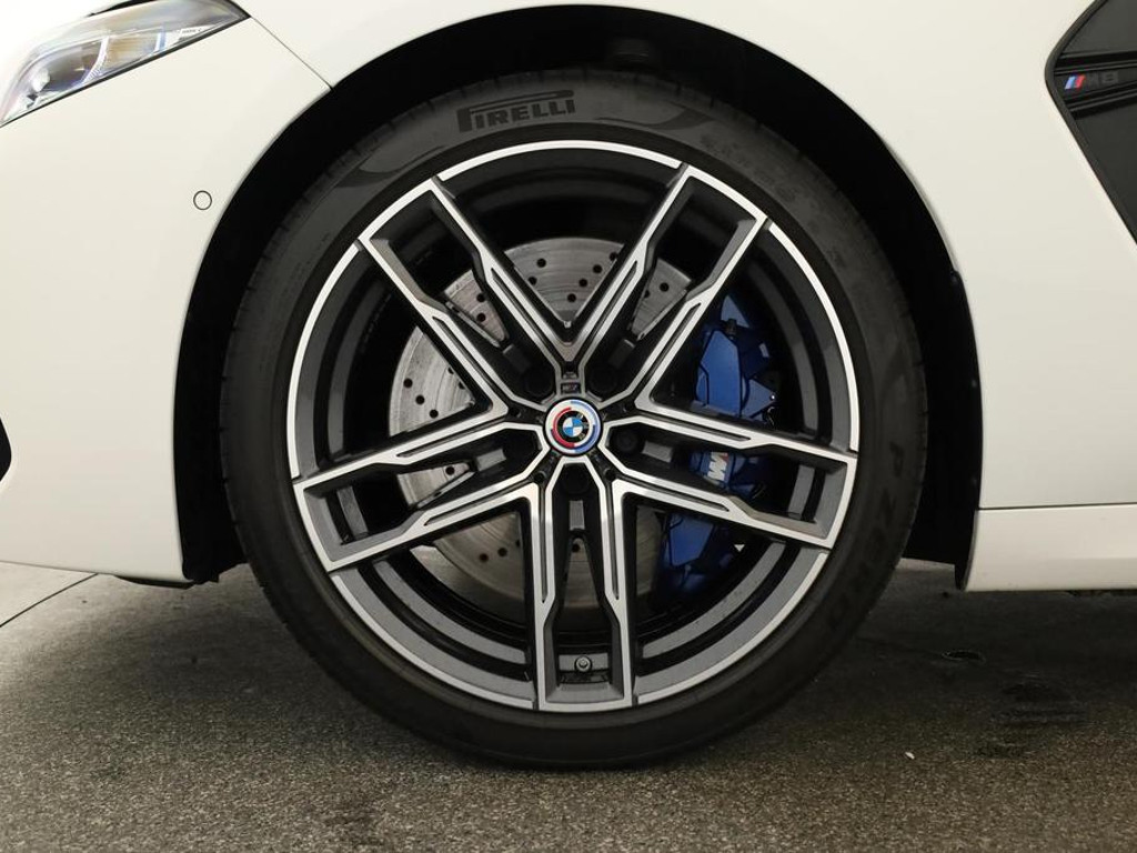 BMW M8