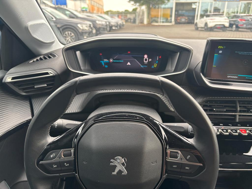 Peugeot e-208