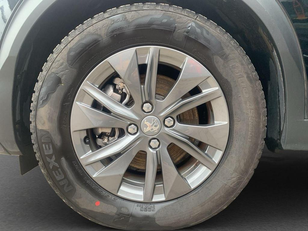 Peugeot e-2008