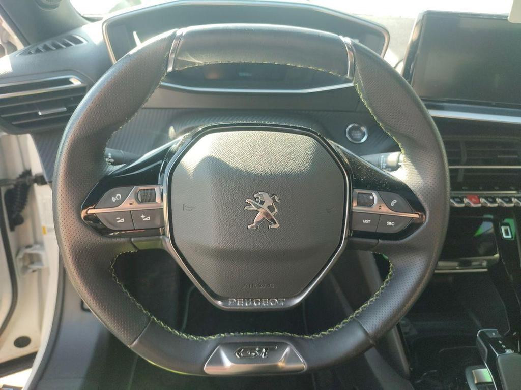 Peugeot e-2008