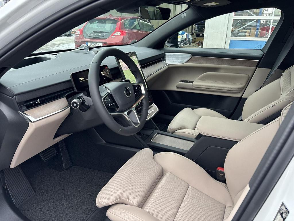 Volvo ES90