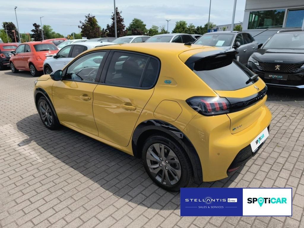 Peugeot e-208