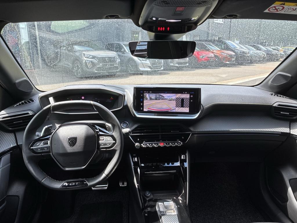 Peugeot e-208