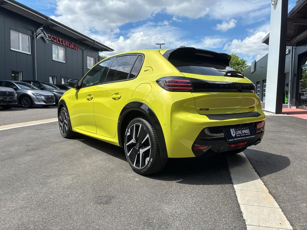 Peugeot e-208