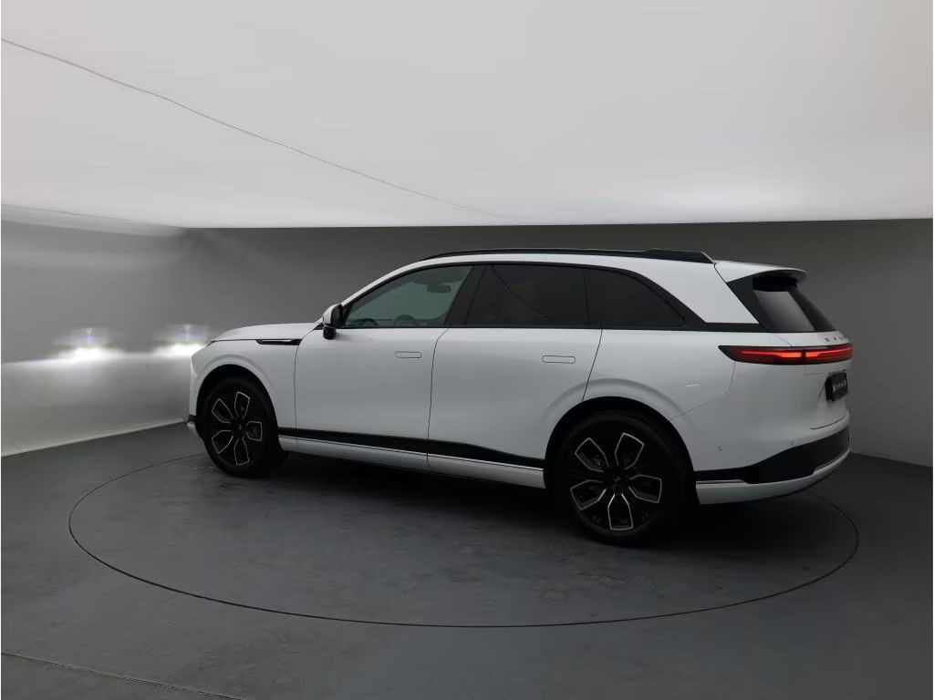 Xpeng G9