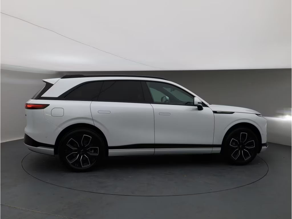 Xpeng G9