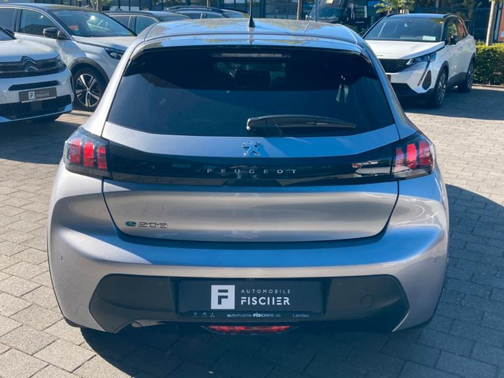Peugeot e-208