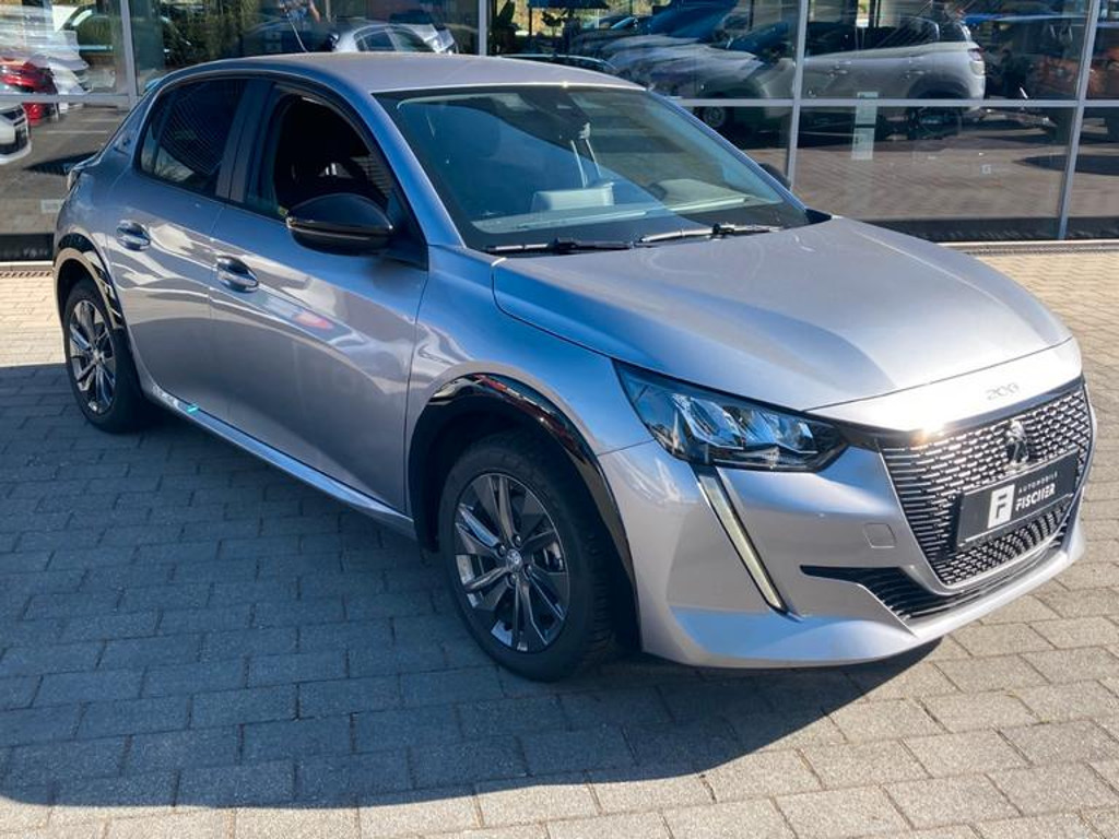 Peugeot e-208