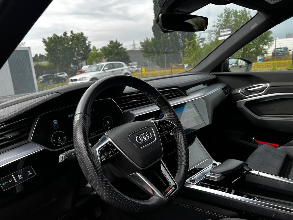 Audi e-tron
