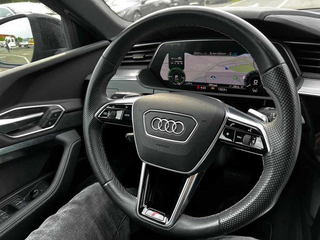 Audi e-tron