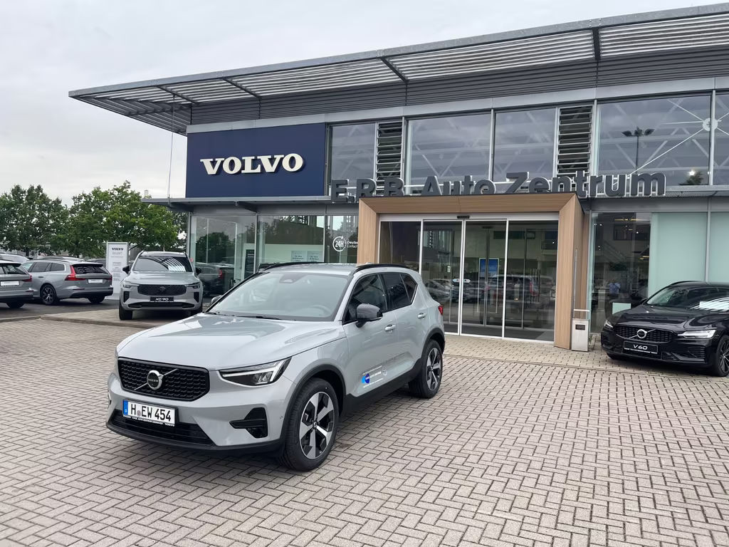 Volvo XC40 Plus Dark