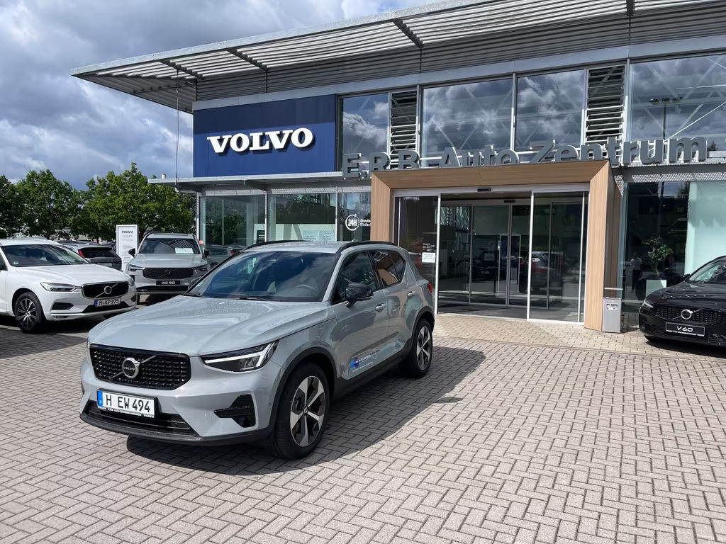 Volvo XC40 Plus Dark