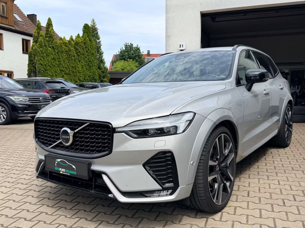 Volvo XC60 AWD Ultimate Dark