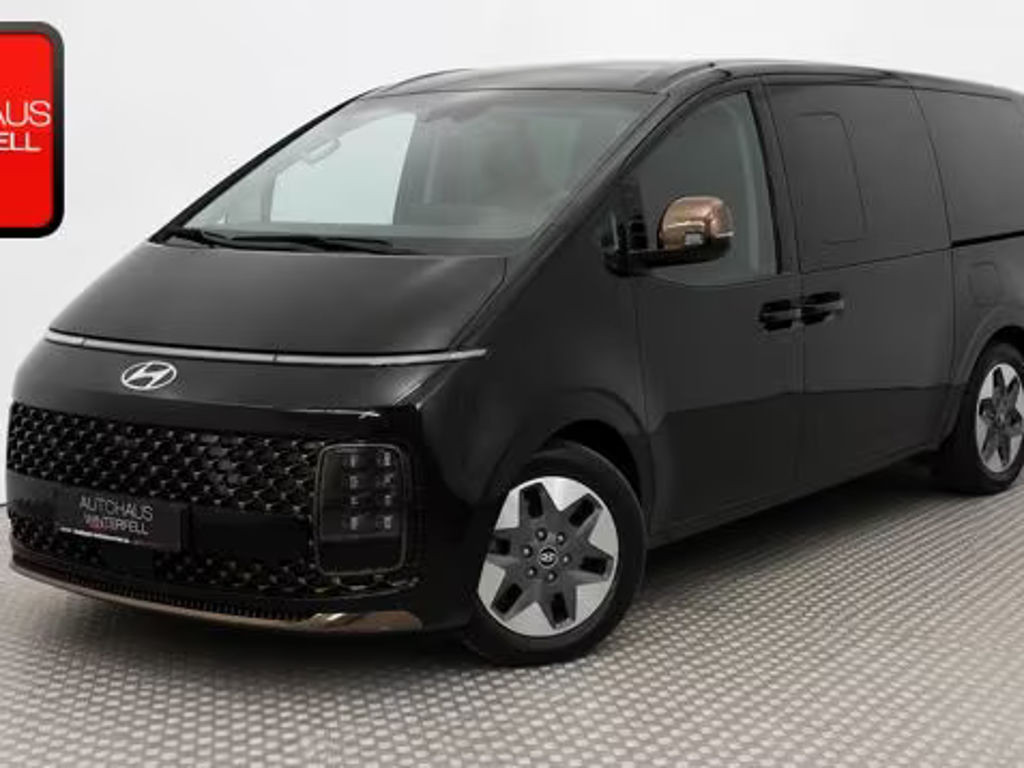 Hyundai Staria Signature